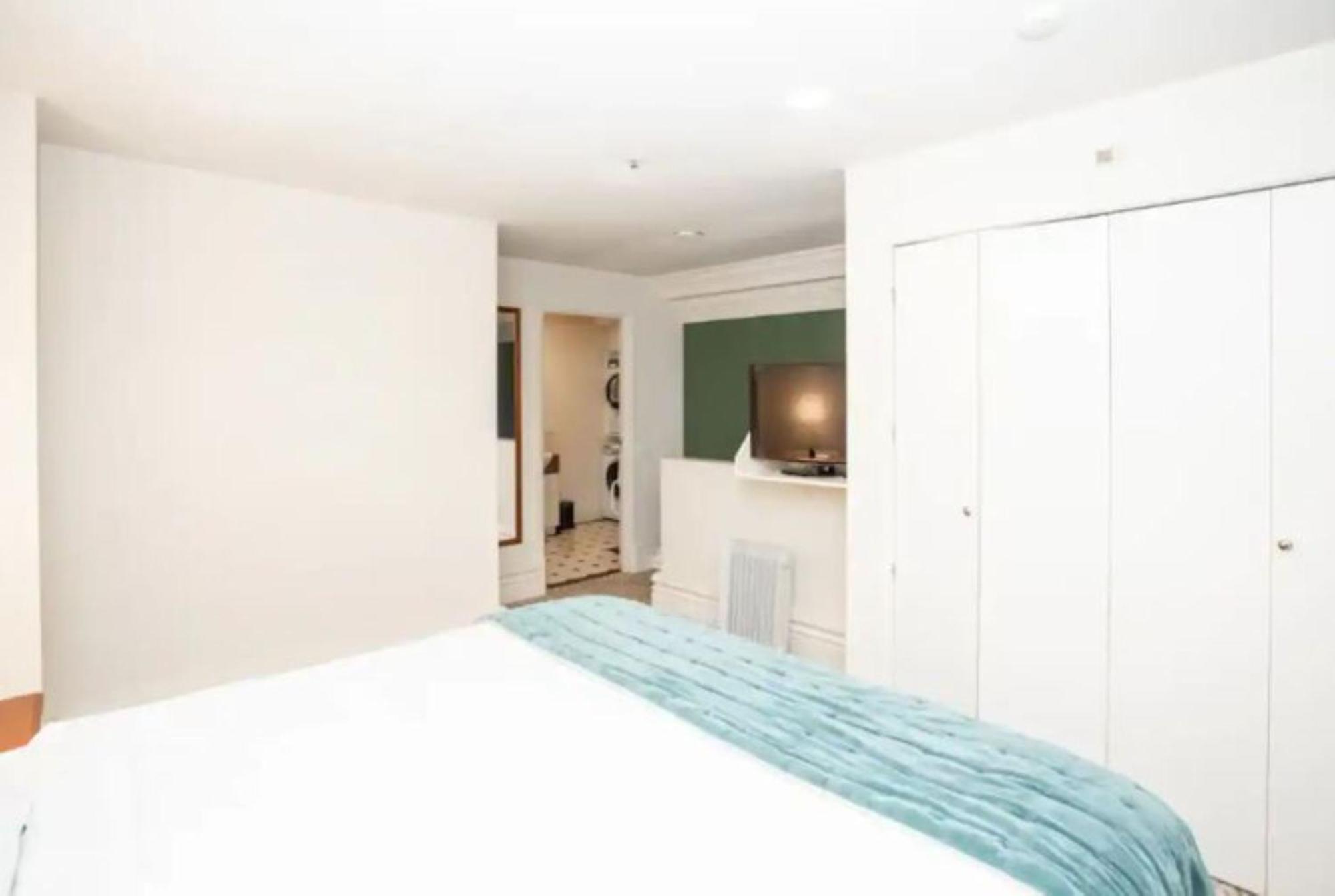 Beauty In The Cbd - 1Bed Free Parking Pool Διαμέρισμα Κράισττσερτς Εξωτερικό φωτογραφία