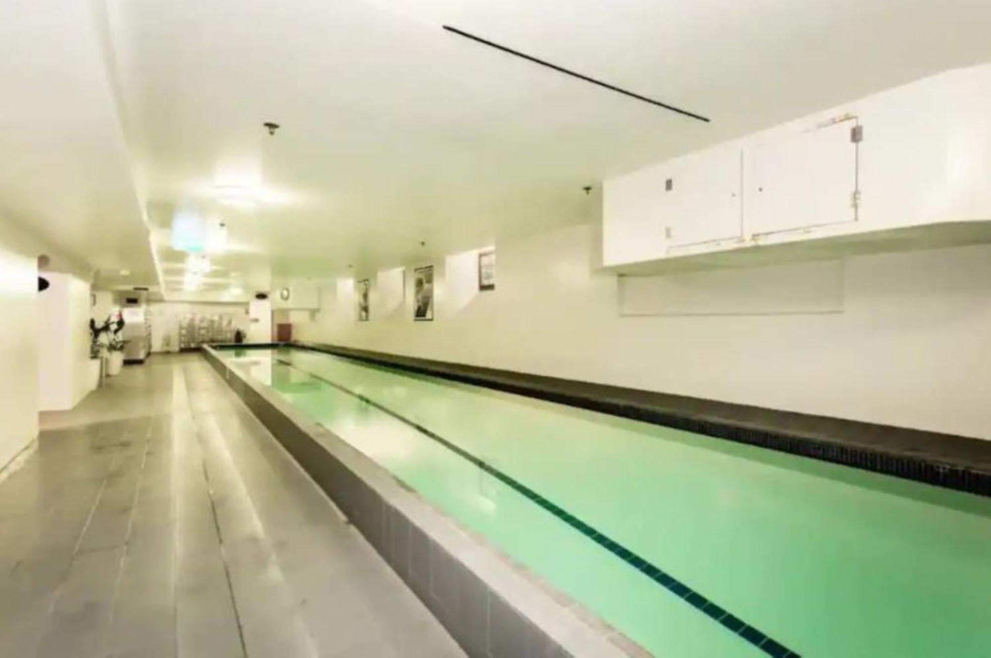 Beauty In The Cbd - 1Bed Free Parking Pool Διαμέρισμα Κράισττσερτς Εξωτερικό φωτογραφία